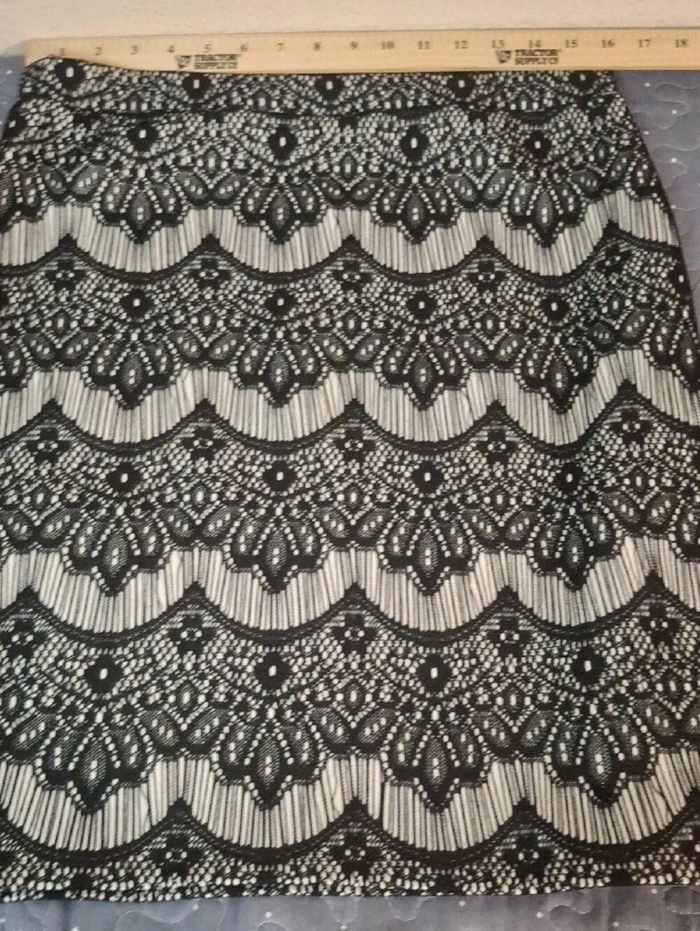 Melissa Paige Black Over White Lace-Pattern Pencil Skirt Size Small